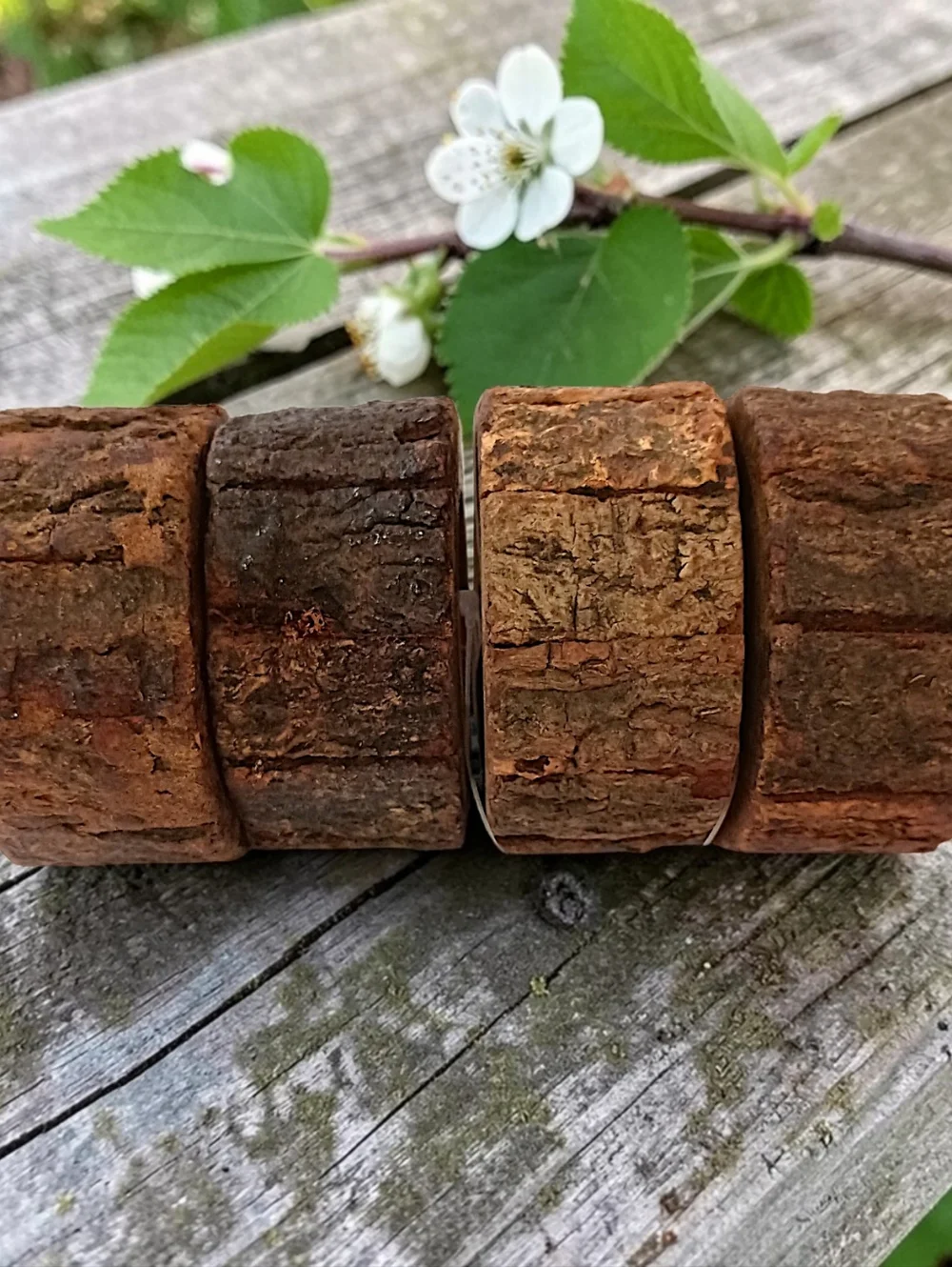 4 Natural‎ Wood Bark Live Edge Napkin Rings Rustic Farmhouse Party Events Cabin